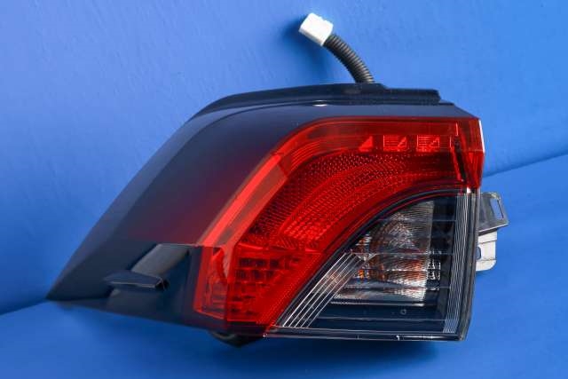 Baklykt venstre ytre til Toyota RAV4, 2019-->> (Type V)  (TOYOTA|81560-42230)