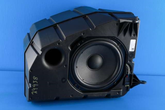 Bilstereo sub-woofer til Tesla Model Y, 2021-2024 (Type I)  (TESLA|1656267-00-B)