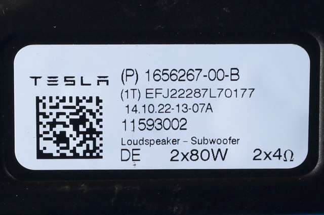 Bilstereo sub-woofer til Tesla Model Y 2021-2024 (Type I)  (TESLA|1656267-00-B|1666841-00-B|)