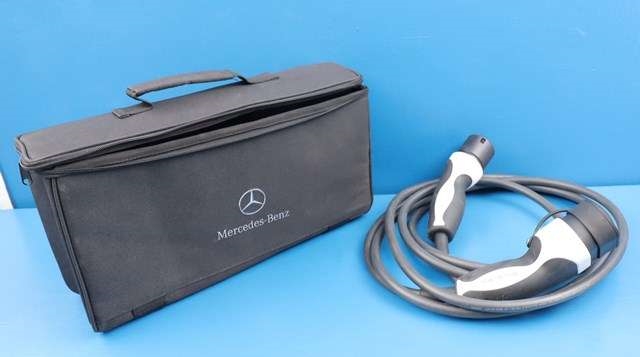 Batterilader kabel til Mercedes E-Klasse 2016-2023 (W213) (W213) (MERCEDES|A 000 583 33 01|)