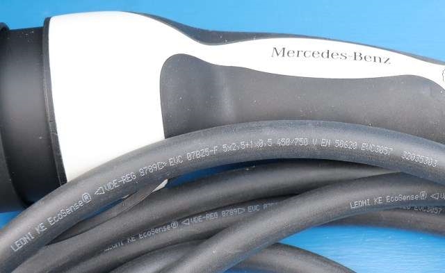 Batterilader kabel til Mercedes E-Klasse 2016-2023 (W213) (W213) (MERCEDES|A 000 583 33 01|)