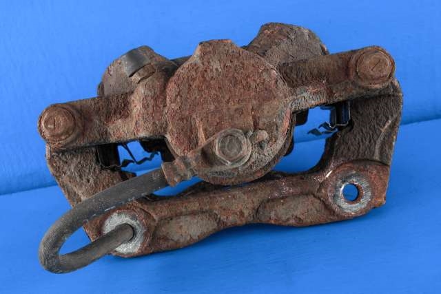 Bremsecaliper venstre foran til Toyota Avensis 2009-2015 (Type III, Fase 1)  