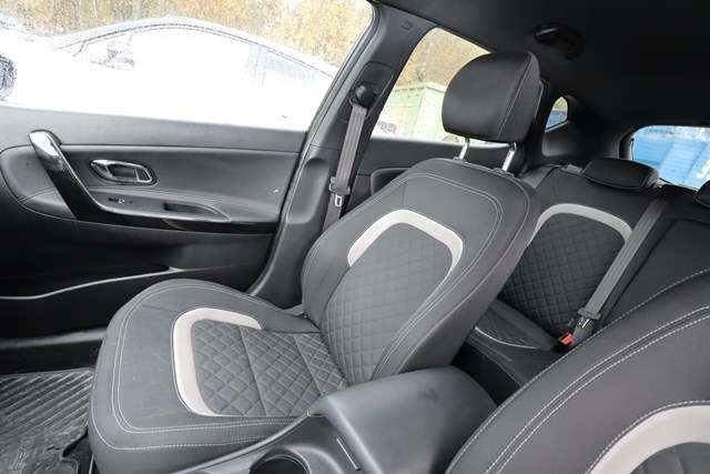 Sete foran høyre til Kia Cee