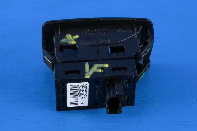 Bryter baklukeåpner til BMW 2-Serie, Active/Gran Tourer 2014-->> (F45/F46) (F45/F46) (BMW|9 299 447|)