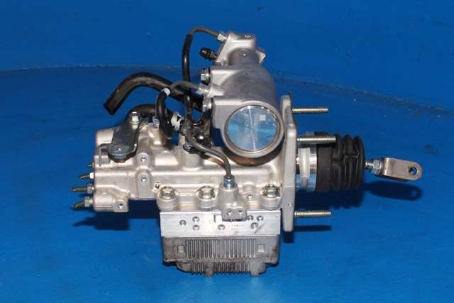 ABS sentral til Toyota Auris, 2013-2015 (Type II, Fase 1)  (TOYOTA|47270-47030)