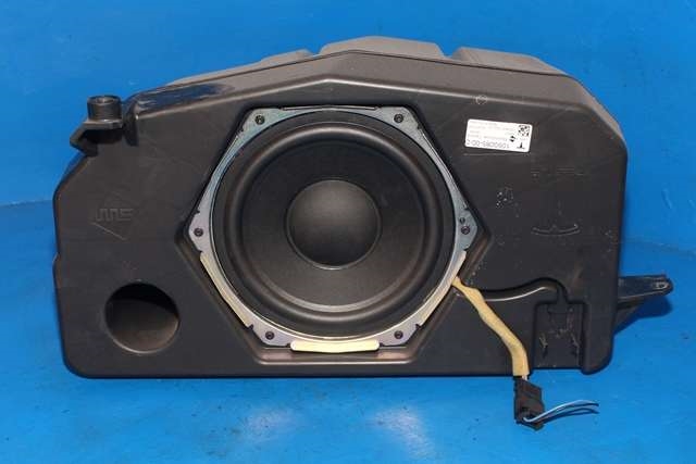 Bilstereo sub-woofer til Tesla Model X, 2016-->>  (TESLA|1050085-00-D)
