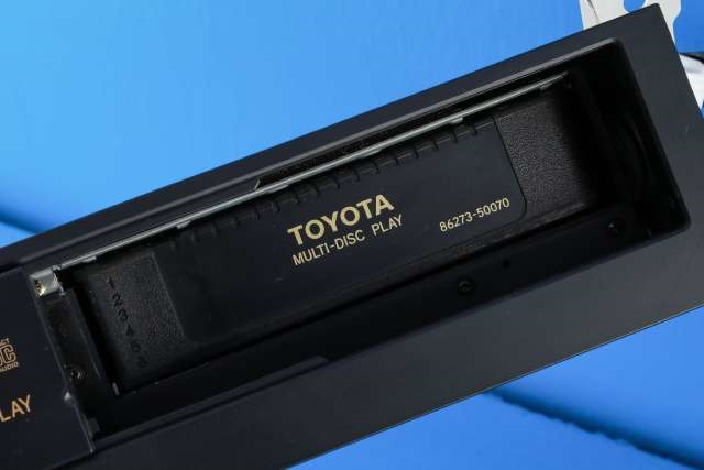 Bilstereo CD-veksler til Toyota Land Cruiser 120 2002-2009  (TOYOTA|86270-60070|)