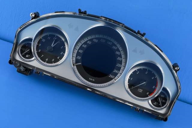 Instrumentpanel til Mercedes E-Klasse 2009-2013 (Fase 1) (W212) (W212) (MEREDES|A 212 900 16 14|)