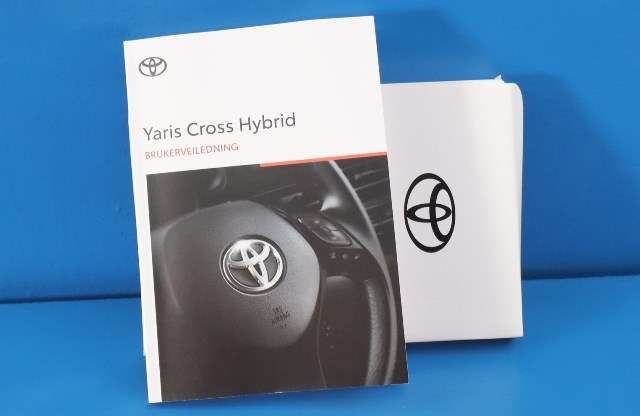 Instruksjonsbok til Toyota Yaris Cross (SUV), 2021-->>  