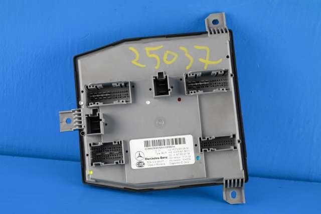 Styreenhet (SAM - Signal Acquisition Module) til Mercedes E-Klasse 2016-2023 (W213) (W213) (HELLA|5DK 014 333-07|A 213 900 26 32|)