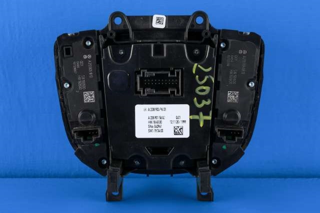Bilstereo navigasjon betjeningspanel til Mercedes E-Klasse 2016-2023 (W213) (W213) (MERCEDES|A 238 900 96 01|)