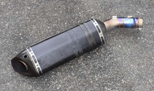 MC, Eksos bakre høyre til MC Yamaha YZF-R1 2009-2014  (AKRAPOVIC|)
