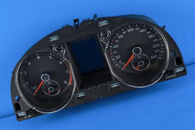 Instrumentpanel til VW Passat, 2011-2015 (B7) (B7) (VAG|3AA 920 870 C)