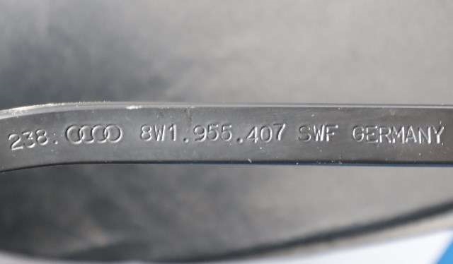 Viskerarm frontrute venstre til Audi RS4 2018-->>  (VAG|8W1 955 407|)
