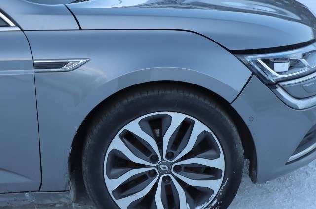 Skjerm høyre foran til Renault Talisman, 2016-->>  
