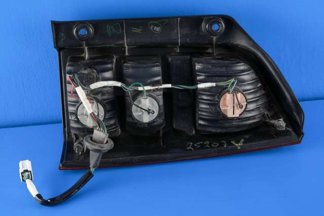 Baklykt venstre til Nissan Pathfinder 2010-2014 (Fase 2) (R51) (R51) 