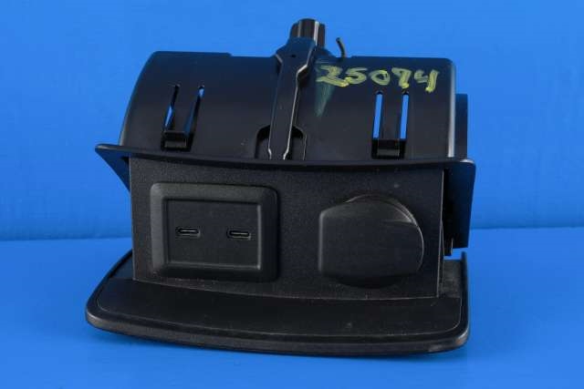 Dashbord diverse til Mercedes E-Klasse 2016-2023 (W213) (W213) (MERCEDES|A 213 680 12 08|)