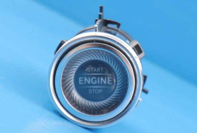 Bryter start/stopp til Mercedes E-Klasse 2016-2023 (W213) (W213) (MERCEDES|A 213 905 55 00|)