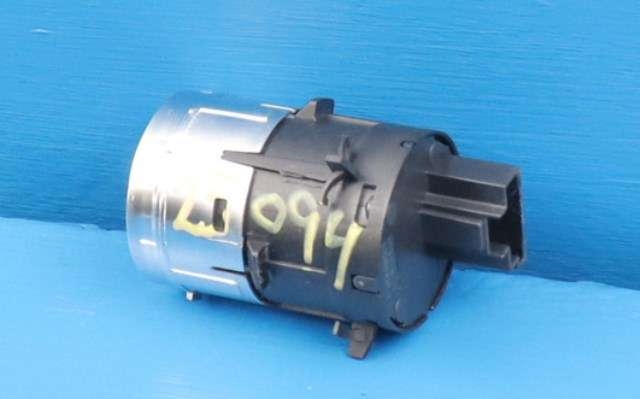 Bryter start/stopp til Mercedes E-Klasse 2016-2023 (W213) (W213) (MERCEDES|A 213 905 55 00|)