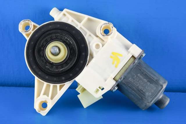 Ruteheis, kun motor, venstre foran til Mercedes GLK 2008-2015 (X204) (X204) (BOSCH|0 130 822 503|A 204 820 01 42|)