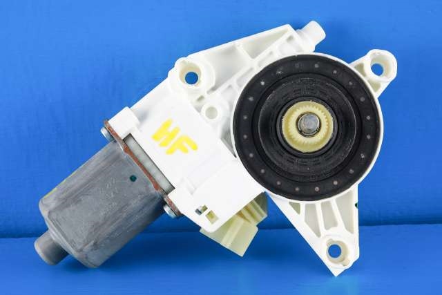 Ruteheis, kun motor, høyre foran til Mercedes ML 2005-2011 (W164) (W164) (BOSCH|0 130 822 272|A 251 820 08 42|)