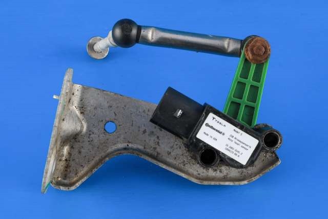 Sensor nivå, høyre bak til Tesla Model S 2013-2016 (Fase 1) (TESLA|1004173-00-A|)