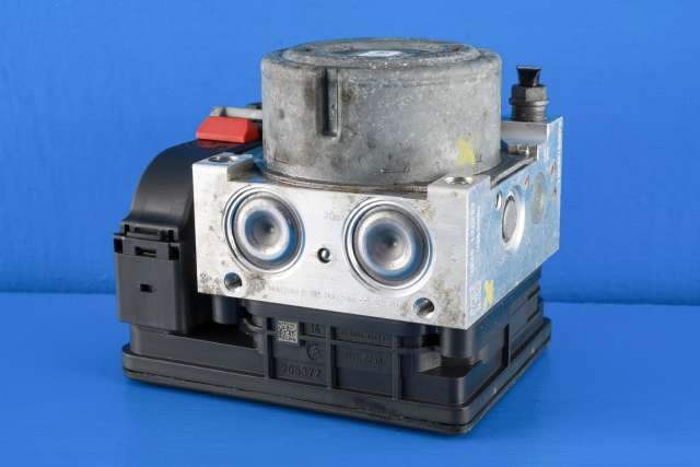 ABS sentral til VW Golf VII 2012-2017 (Fase 1)  (VAG|5Q0 614 517 T|5Q0 907 379 AA|)