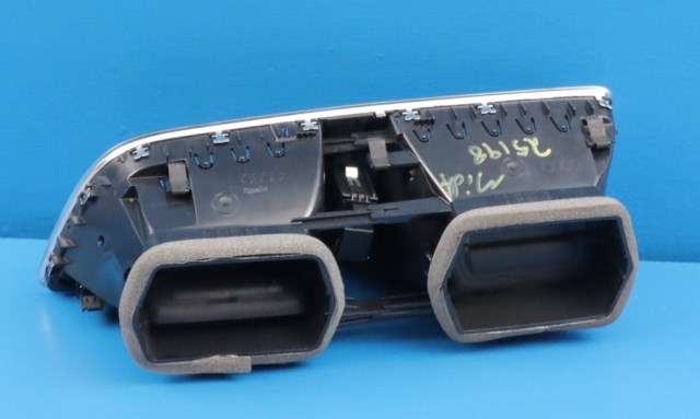 Dashbord friskluftdyse midtkonsoll til Audi Q3 2015-2018 (Type I, Fase 2)  (VAG|8U1 820 951 E|)