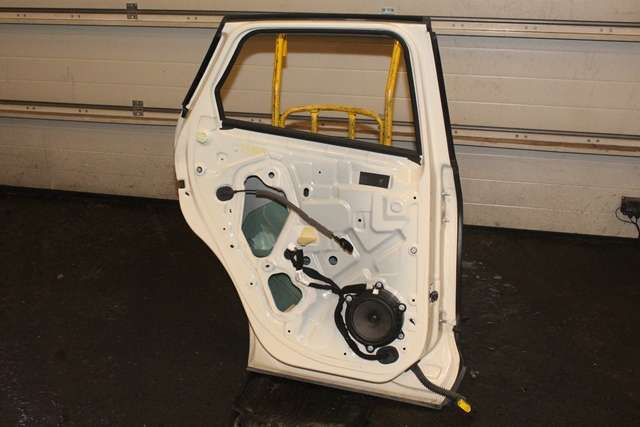 Dør venstre bak til Renault Captur 2013-2020 (Type I)  