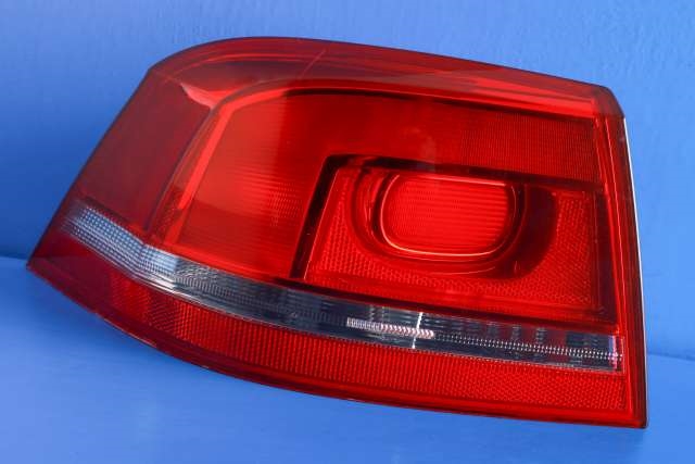 Baklykt venstre ytre til VW Passat, 2011-2015 (B7) (B7) (VAG|3AE 945 095 C)