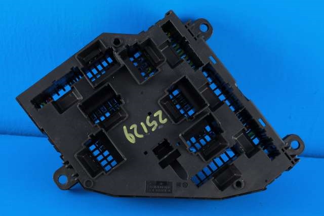 Sikringsboks bagasjerom til BMW X3 2010-2017 (F25) (F25) (BMW|9 210 860|)