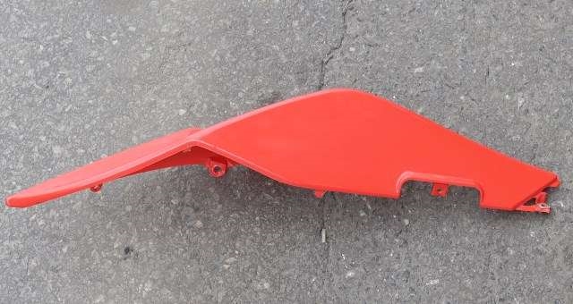 MC, Deksel, side høyre til MC Aprilia RS4 125 2011-2016