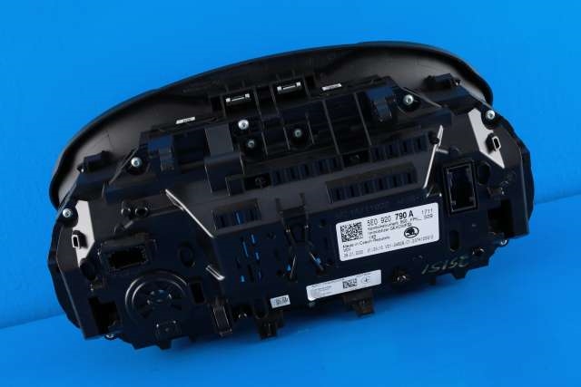 Instrumentpanel til Škoda Octavia 2017-2020 (Type III, Fase 2)  (VAG|5E0 920 790 A|)