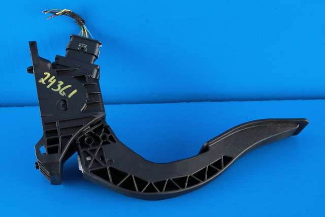 Pedal gass til Audi A4 2015-2019 (Type V, Fase 1) (B9) (B9) (HELLA|6PV 011 642-01|8W1 723 523|)