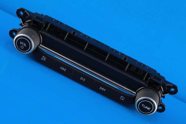 Bilstereo betjeningspanel til Ford Focus, 2018-->> (Type IV) (FORD|JX7T-18K811-AC)