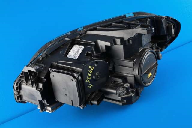 Frontlykt høyre xenon til Mercedes B-Klasse, electric drive 2014-2018 (W242) (W242) (MERCEDES|A 246 820 72 61|)