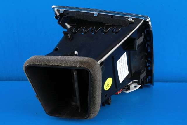 Dashbord friskluftdyse venstre til Audi Q5 2012-2017 (Type I, Fase 2) (VAG|8R1 820 901 J|)