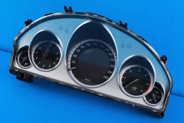 Instrumentpanel til Mercedes E-Klasse 2009-2013 (Fase 1) (W212) (W212) (MERCEDES|A 212 540 68 47|)
