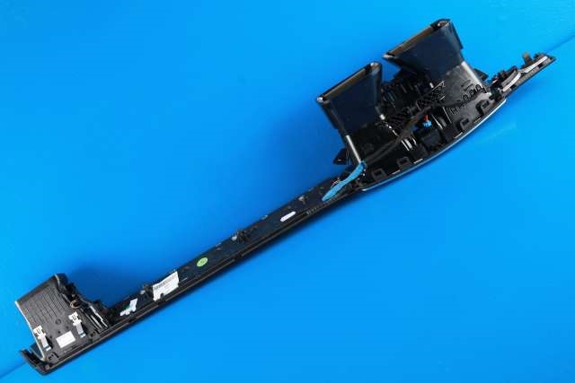 Dashbord friskluftdyse midtkonsoll til Mercedes E-Klasse 2009-2013 (Fase 1) (W212) (W212) (MERCEDES|A 212 830 25 54|A 212 830 02 54|)