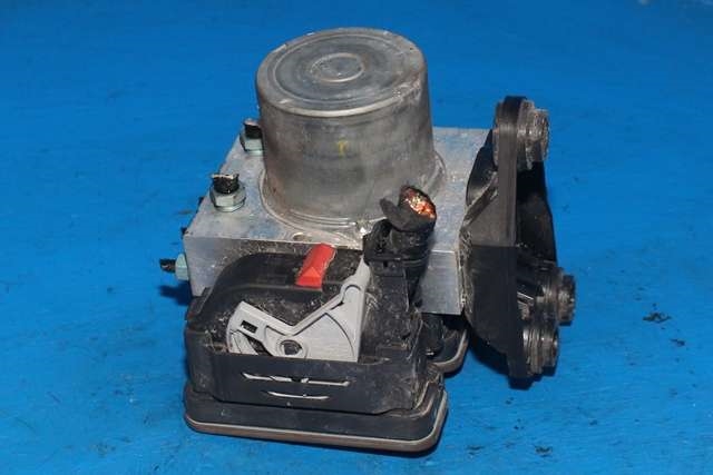 ABS sentral til Audi A4 2015-2019 (Type V, Fase 1) (B9) (B9) (VAG|8W0 614 517 N|8W0 907 379 K|)