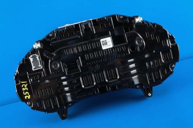 Instrumentpanel til Mercedes C-Klasse 2014-2018 (Fase 1) (W205) (W205) (MERCEDES|A 205 900 67 36|)