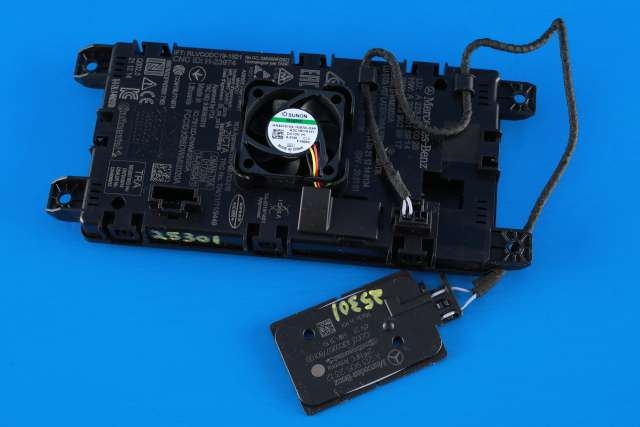 Dashbord trådløs mobillader til Mercedes EQS 2021-->> (V297) (V297) (MERCEDES|A 223 900 00 26|)