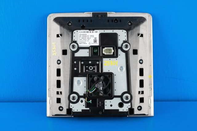 Multimedia display (MCU - Media Controller Unit) til Mercedes EQS 2021-->> (V297) (V297) (MERCEDES|A 223 900 90 30|)