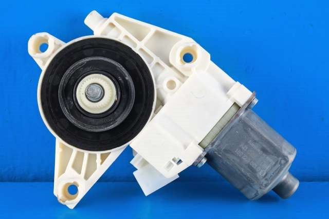 Ruteheis, kun motor, høyre foran til Mercedes GLA, 2014-2020 (X156) (X156) (BOSCH|0 130 822 691)