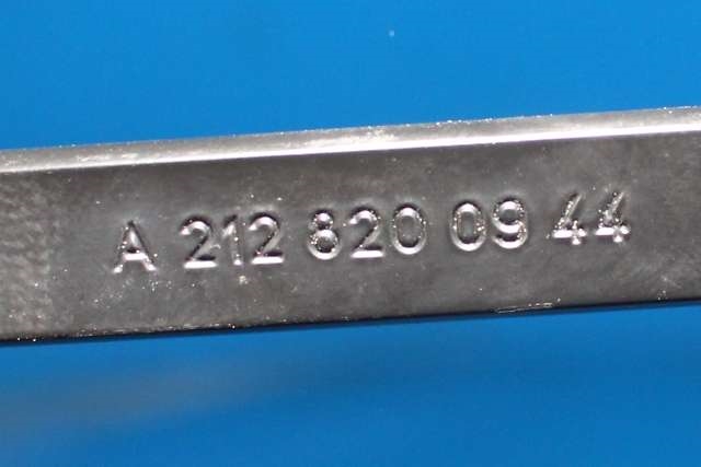 Viskerarm frontrute høyre til Mercedes E-Klasse 2009-2013 (Fase 1) (W212) (W212) (MERCEDES|A 212 820 09 44|)