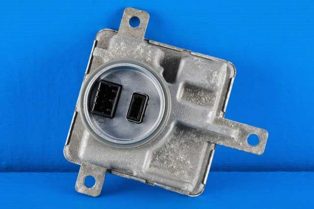 Styreenhet xenon/ballast til VW Tiguan, 2011-2016 (Type I, Fase 2)  (VAG|8K0 941 597 E)
