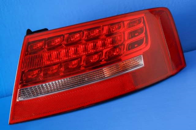 Baklykt høyre ytre til Audi A5, 2007-2016 (Type I)  (VAG|8T0 945 096 D)