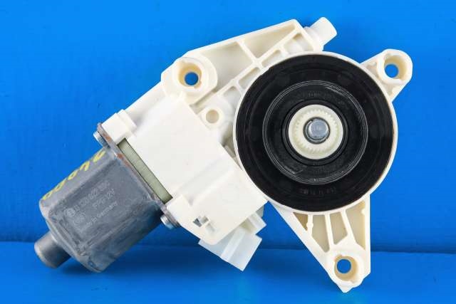 Ruteheis, kun motor, venstre foran til Mercedes GLA 2014-2020 (X156) (X156) (BOSCH|0 130 822 690|A 246 906 51 00|)