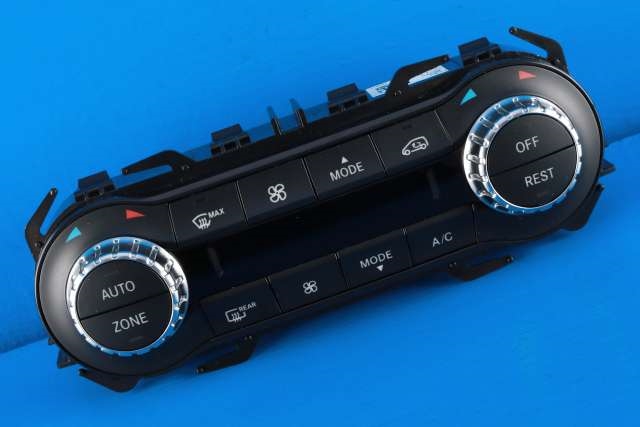 Varmeapparat betjening til Mercedes GLA, 2014-2020 (X156) (X156) (HELLA|5HB 010 448-11)