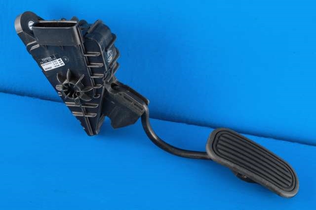 Pedal gass til Toyota Hilux, 2012-2016  (DENSO|198800-3140)